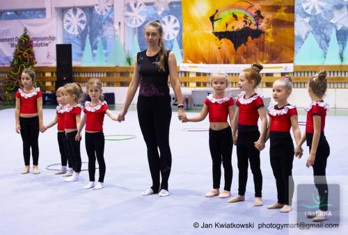UKS Irina - Otwarte Mistrzostwa Mokotowa w gimnastyce artystycznej; Pokazy gwiazdkowe w wykonaniu zawodniczek i gimnastyczek UKS Irina